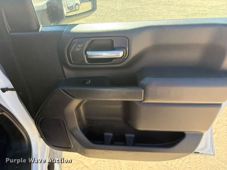 image for item FN3827 2022 GMC Sierra 2500HD 4X4 Crew Cab pickup truck