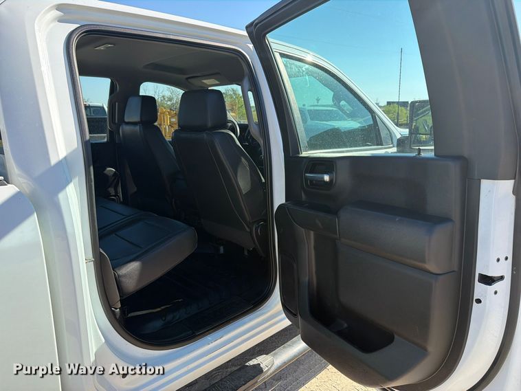 image for item FN3827 2022 GMC Sierra 2500HD 4X4 Crew Cab pickup truck