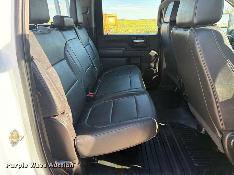 image for item FN3827 2022 GMC Sierra 2500HD 4X4 Crew Cab pickup truck