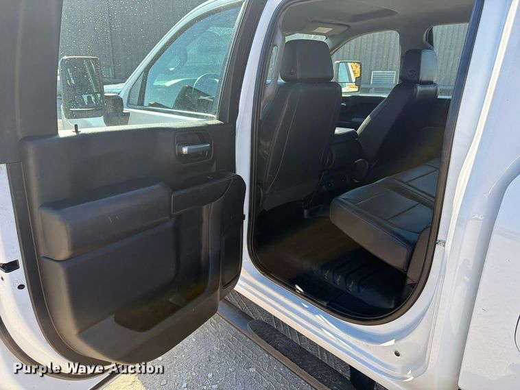 image for item FN3827 2022 GMC Sierra 2500HD 4X4 Crew Cab pickup truck