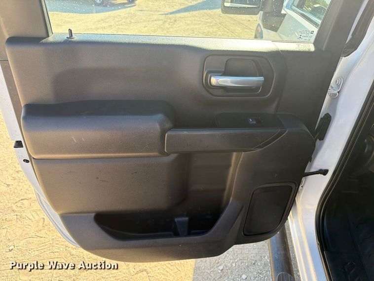 image for item FN3827 2022 GMC Sierra 2500HD 4X4 Crew Cab pickup truck