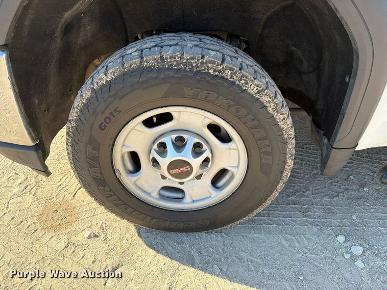 image for item FN3827 2022 GMC Sierra 2500HD 4X4 Crew Cab pickup truck