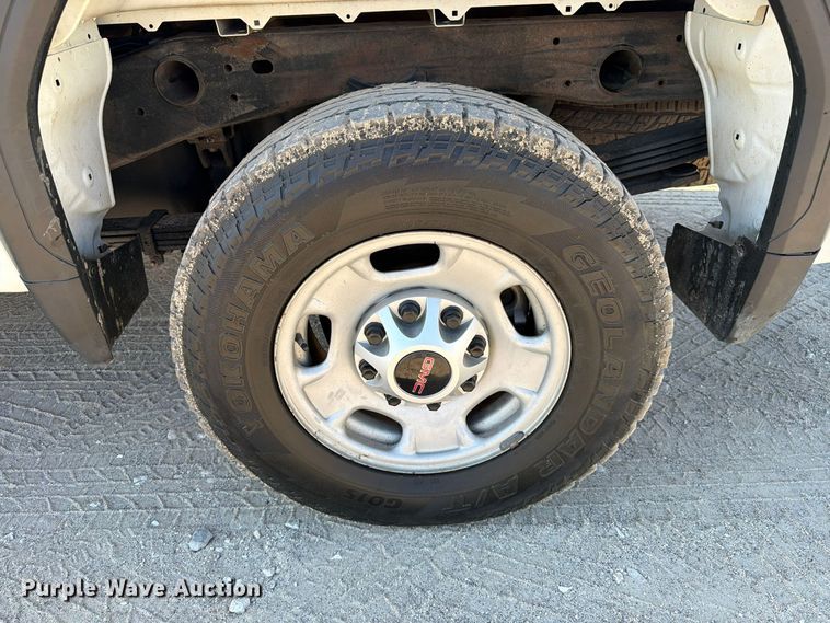 image for item FN3827 2022 GMC Sierra 2500HD 4X4 Crew Cab pickup truck