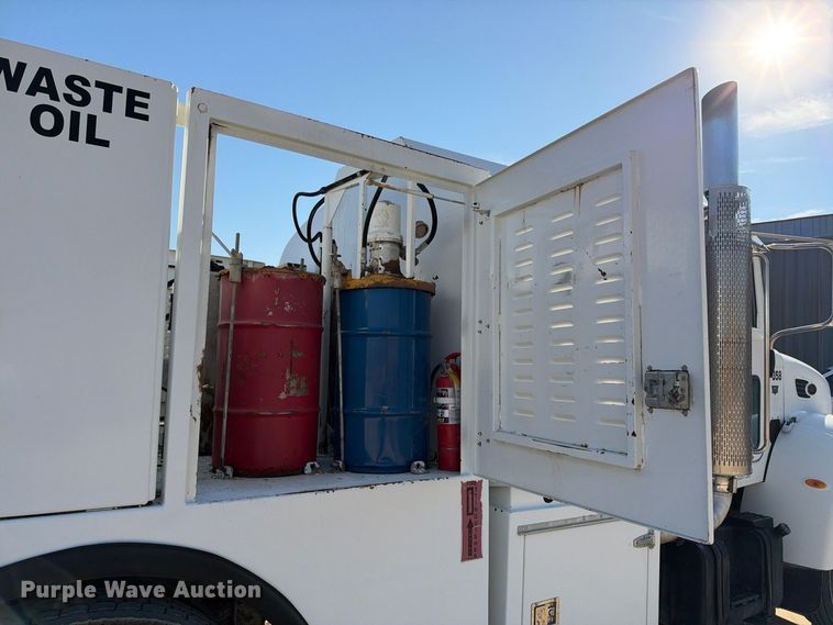 image for item FN3828 2009 Peterbilt 335 fuel / lube truck