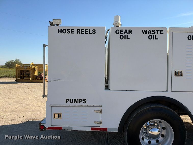 image for item FN3828 2009 Peterbilt 335 fuel / lube truck