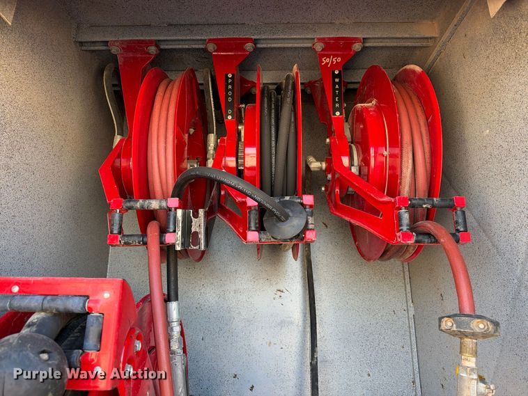 image for item FN3828 2009 Peterbilt 335 fuel / lube truck