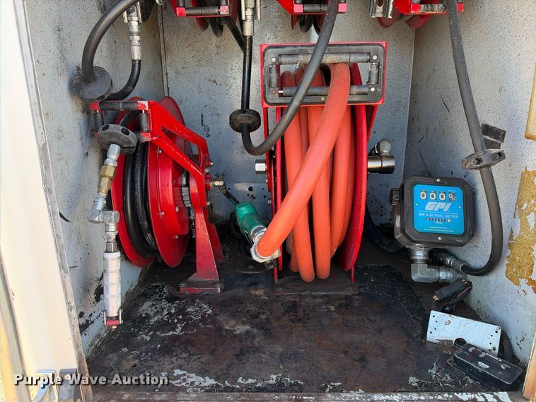 image for item FN3828 2009 Peterbilt 335 fuel / lube truck