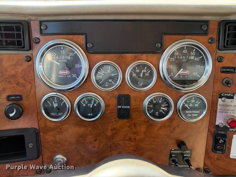 image for item FN3828 2009 Peterbilt 335 fuel / lube truck
