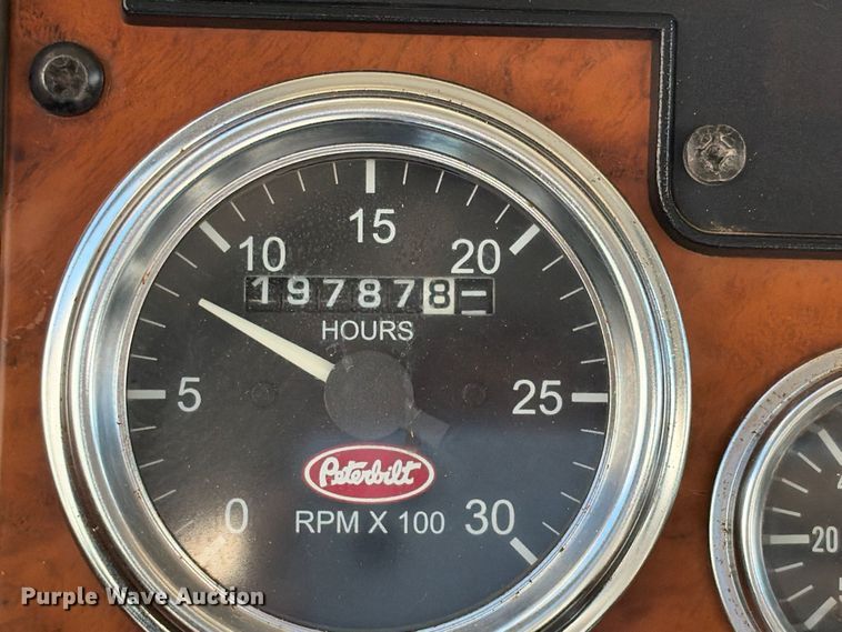 image for item FN3828 2009 Peterbilt 335 fuel / lube truck