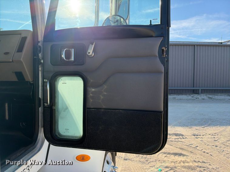 image for item FN3828 2009 Peterbilt 335 fuel / lube truck