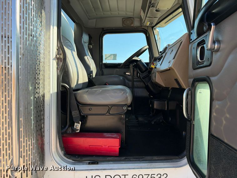 image for item FN3828 2009 Peterbilt 335 fuel / lube truck