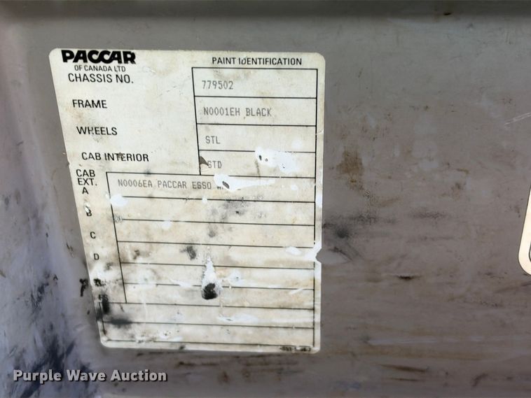 image for item FN3828 2009 Peterbilt 335 fuel / lube truck