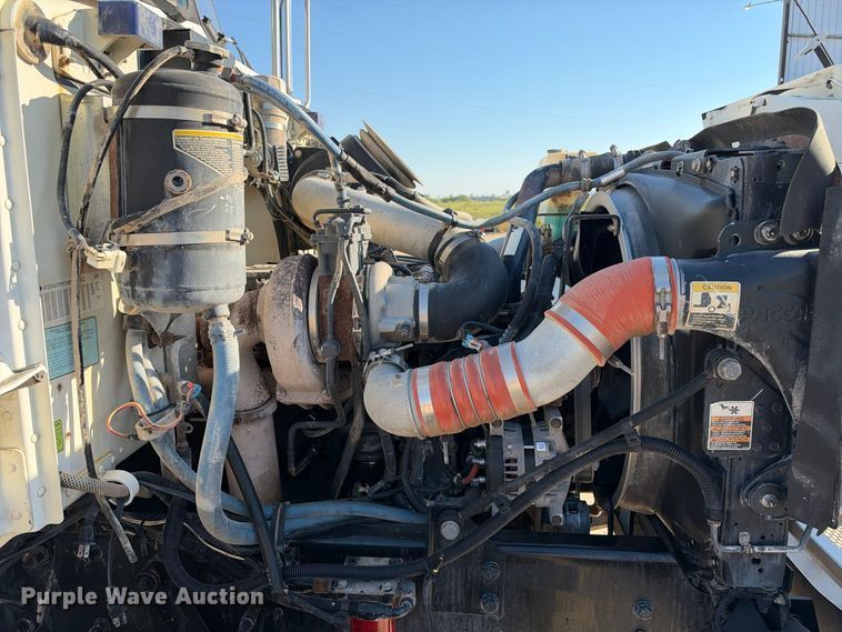image for item FN3828 2009 Peterbilt 335 fuel / lube truck