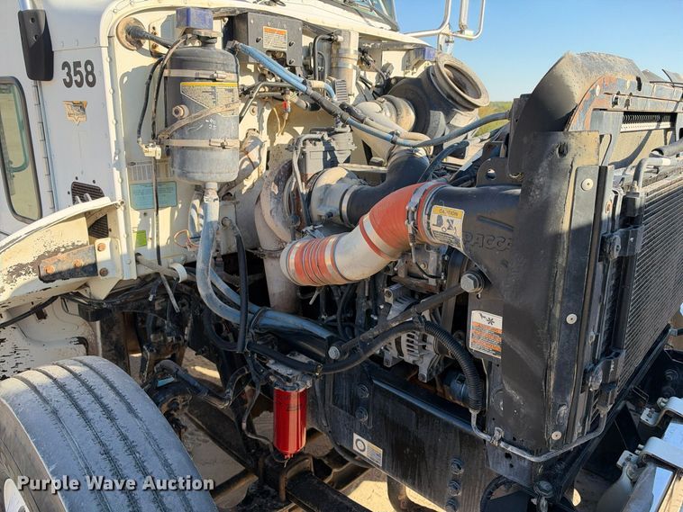 image for item FN3828 2009 Peterbilt 335 fuel / lube truck