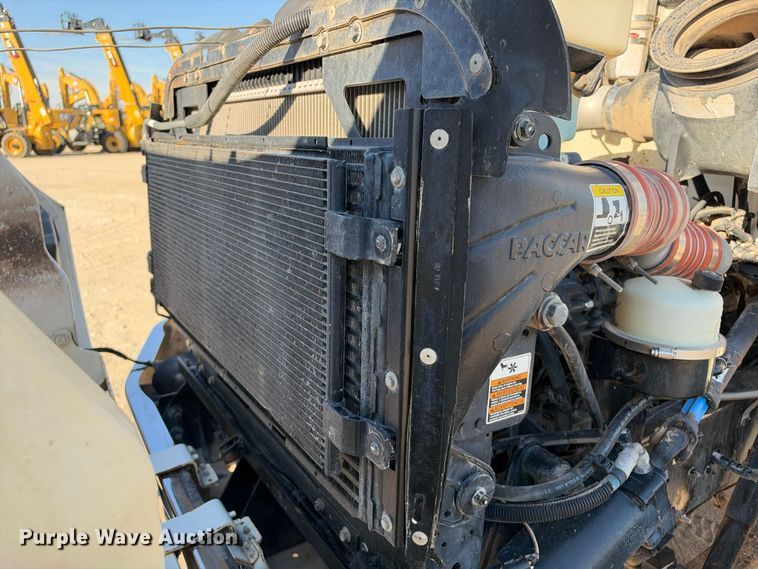 image for item FN3828 2009 Peterbilt 335 fuel / lube truck