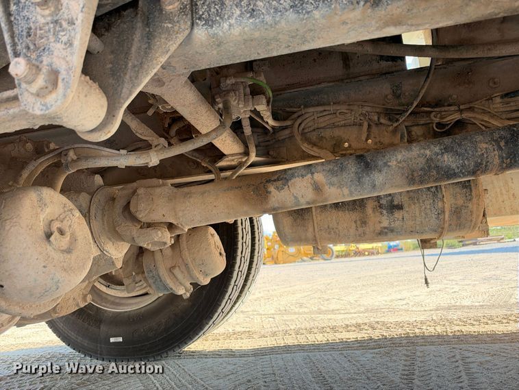image for item FN3828 2009 Peterbilt 335 fuel / lube truck