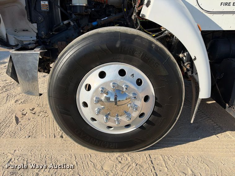 image for item FN3828 2009 Peterbilt 335 fuel / lube truck