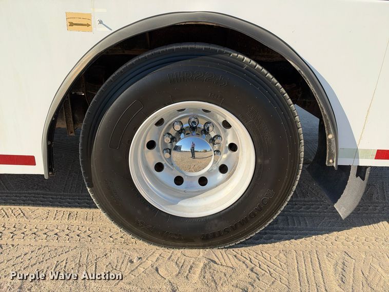 image for item FN3828 2009 Peterbilt 335 fuel / lube truck