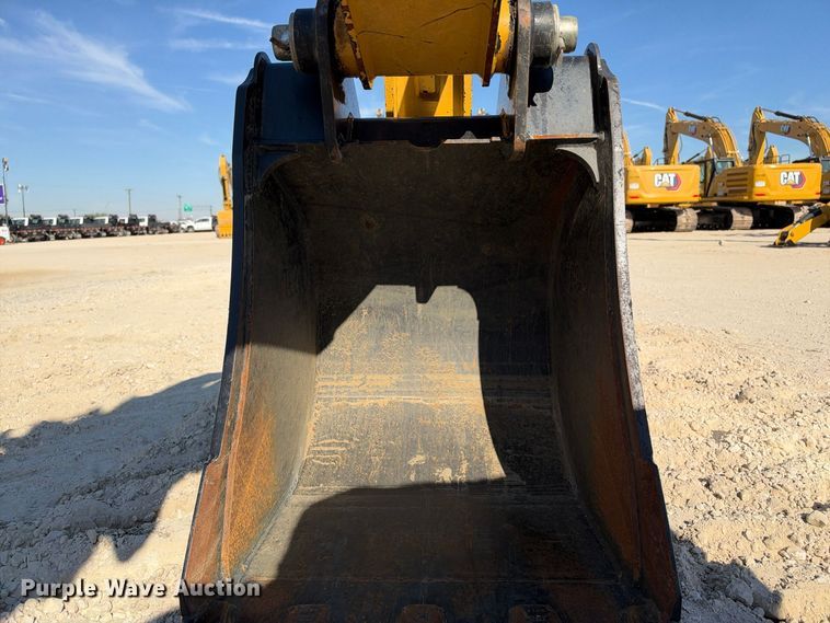 image for item FN3829 2022 Caterpillar 415 4X4 backhoe