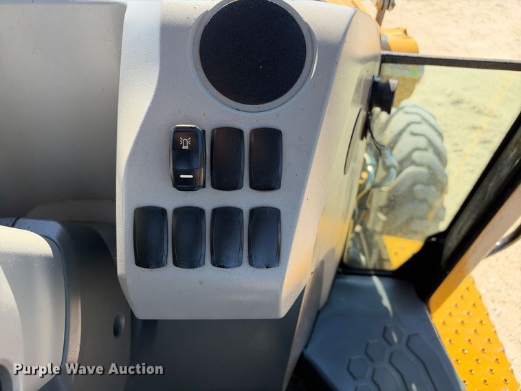 image for item FN3830 2022 Caterpillar 415 4X4 backhoe