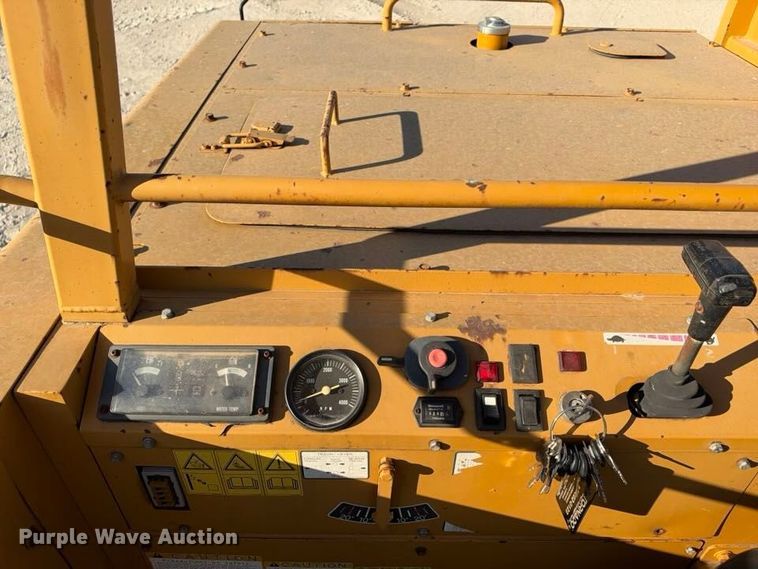 image for item FN3831 IHI IC45-2 track carrier