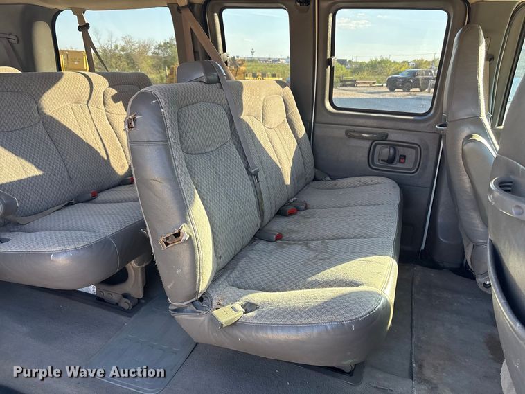 2004 GMC Savana G2500
