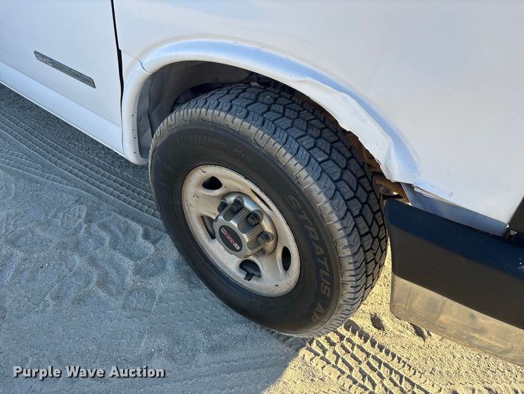 2004 GMC Savana G2500