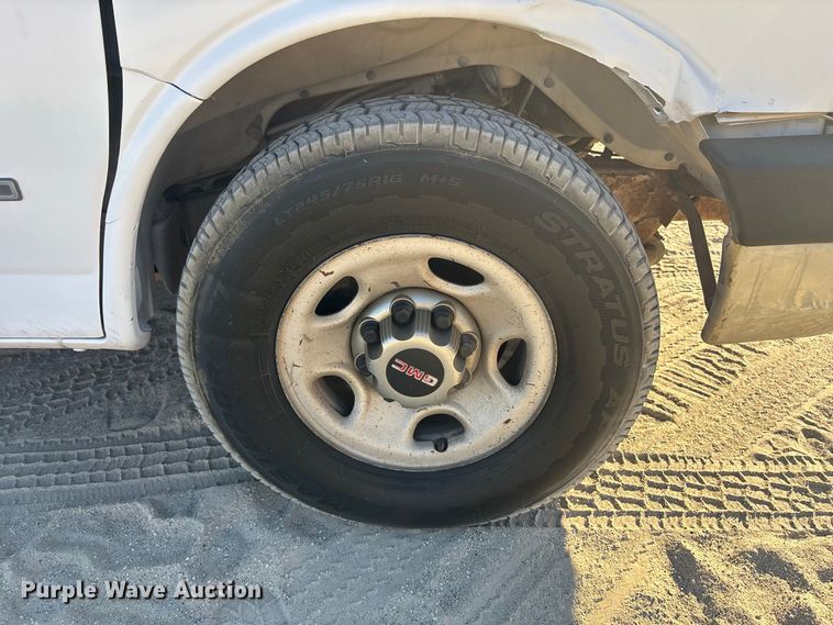 2004 GMC Savana G2500