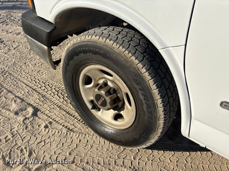 2004 GMC Savana G2500