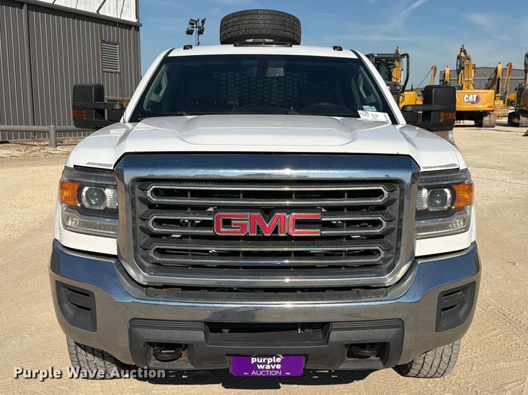 image for item FN3833 2019 GMC Sierra 3500HD 4X4 Crew Cab flatbed pickup truck