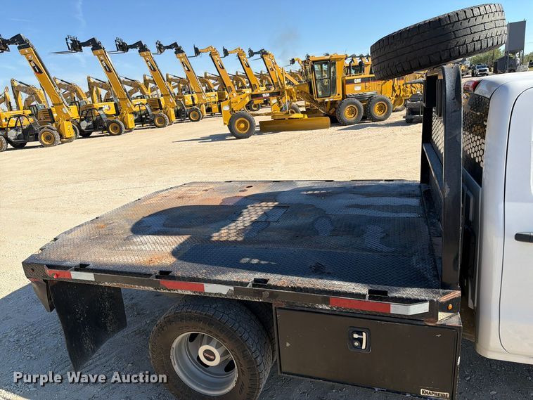 image for item FN3833 2019 GMC Sierra 3500HD 4X4 Crew Cab flatbed pickup truck