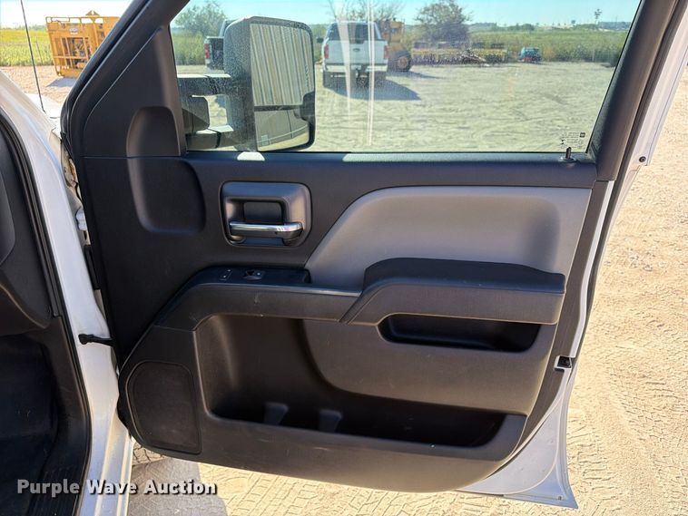 image for item FN3833 2019 GMC Sierra 3500HD 4X4 Crew Cab flatbed pickup truck