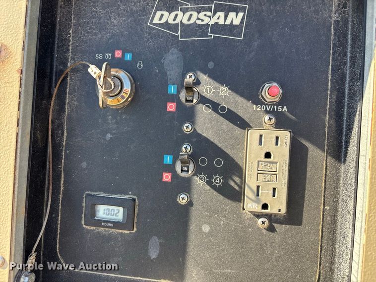 image for item FN3838 2015 Doosan LSC light plant