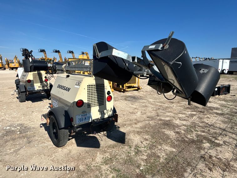image for item FN3839 2013 Doosan LSC light plant