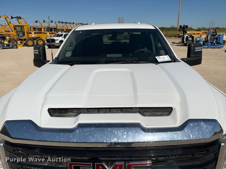 image for item FN3842 2023 GMC Sierra 2500HD 4X4 Crew Cab pickup truck