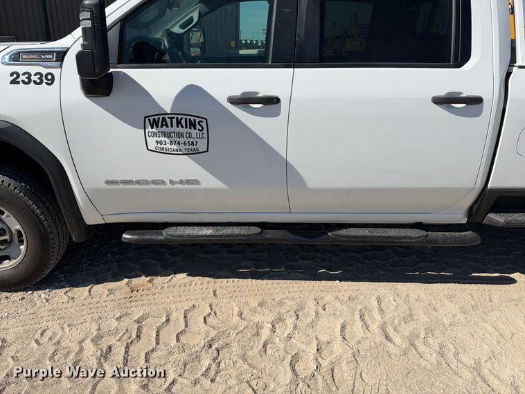image for item FN3842 2023 GMC Sierra 2500HD 4X4 Crew Cab pickup truck