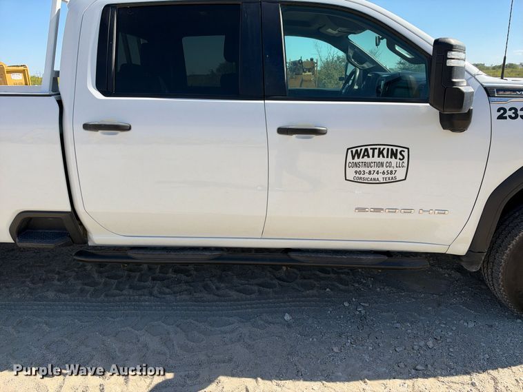 image for item FN3842 2023 GMC Sierra 2500HD 4X4 Crew Cab pickup truck