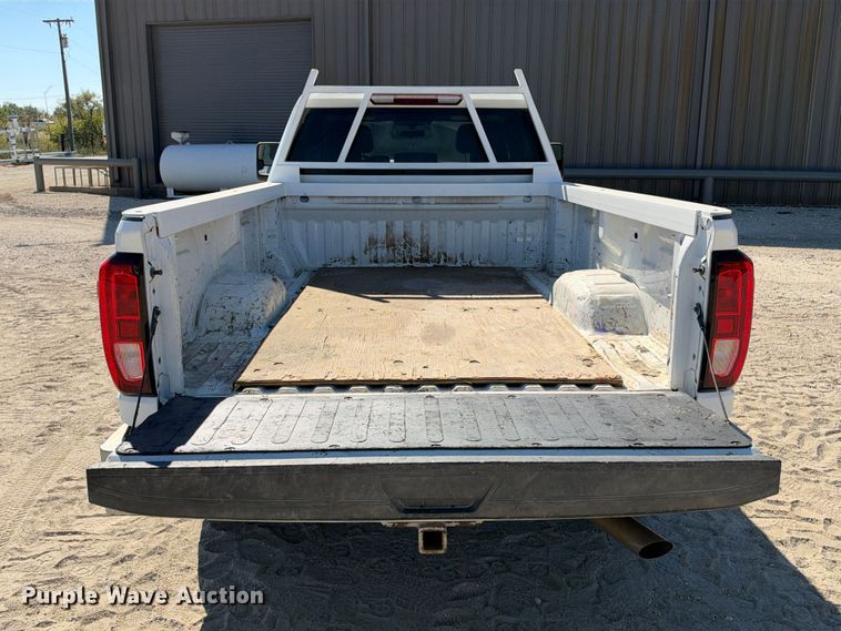 image for item FN3842 2023 GMC Sierra 2500HD 4X4 Crew Cab pickup truck