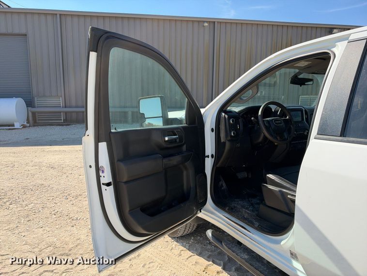 image for item FN3842 2023 GMC Sierra 2500HD 4X4 Crew Cab pickup truck
