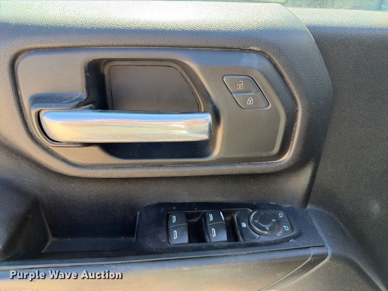 image for item FN3842 2023 GMC Sierra 2500HD 4X4 Crew Cab pickup truck