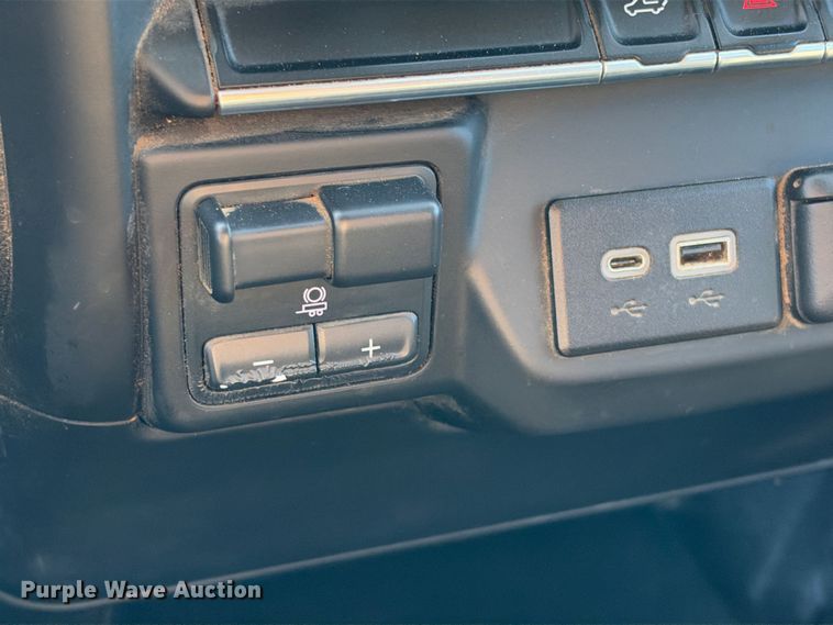 image for item FN3842 2023 GMC Sierra 2500HD 4X4 Crew Cab pickup truck