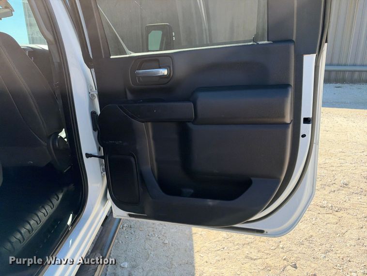 image for item FN3842 2023 GMC Sierra 2500HD 4X4 Crew Cab pickup truck