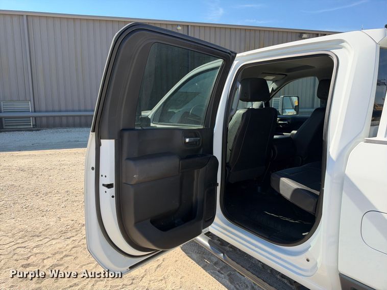 image for item FN3842 2023 GMC Sierra 2500HD 4X4 Crew Cab pickup truck