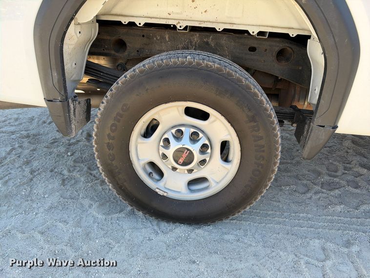 image for item FN3842 2023 GMC Sierra 2500HD 4X4 Crew Cab pickup truck