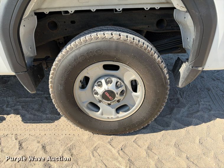 image for item FN3842 2023 GMC Sierra 2500HD 4X4 Crew Cab pickup truck