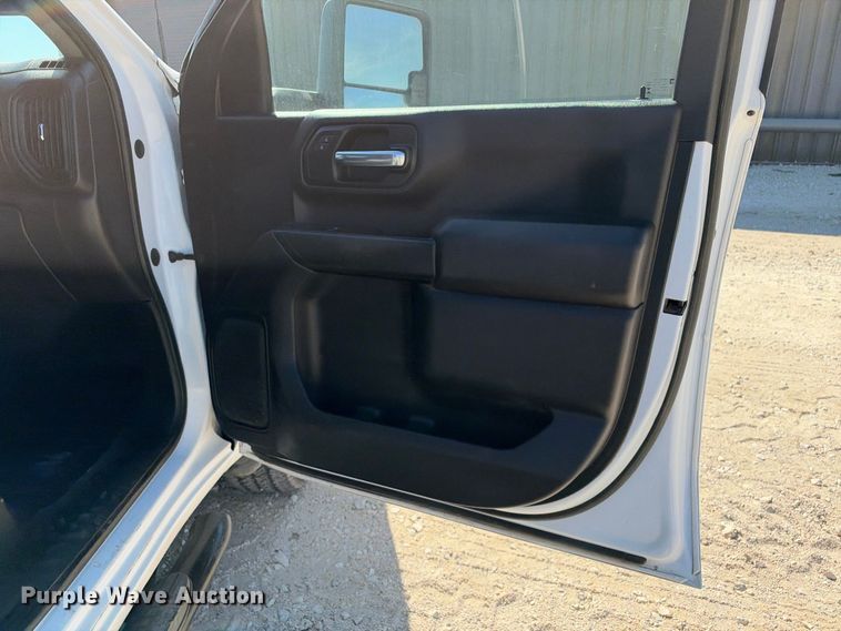 image for item FN3842 2023 GMC Sierra 2500HD 4X4 Crew Cab pickup truck