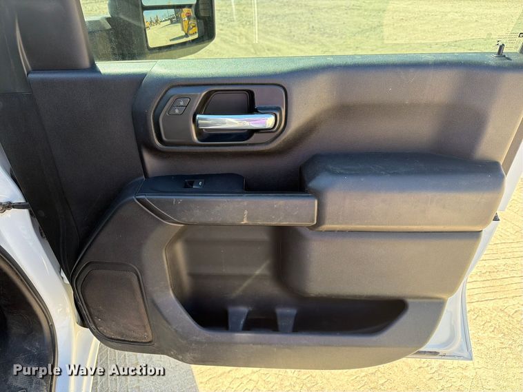 image for item FN3842 2023 GMC Sierra 2500HD 4X4 Crew Cab pickup truck