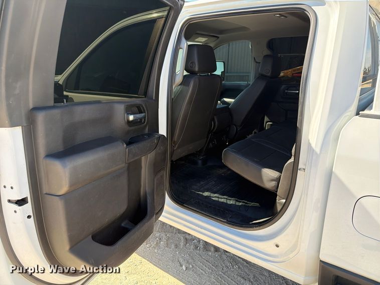 image for item FN3842 2023 GMC Sierra 2500HD 4X4 Crew Cab pickup truck