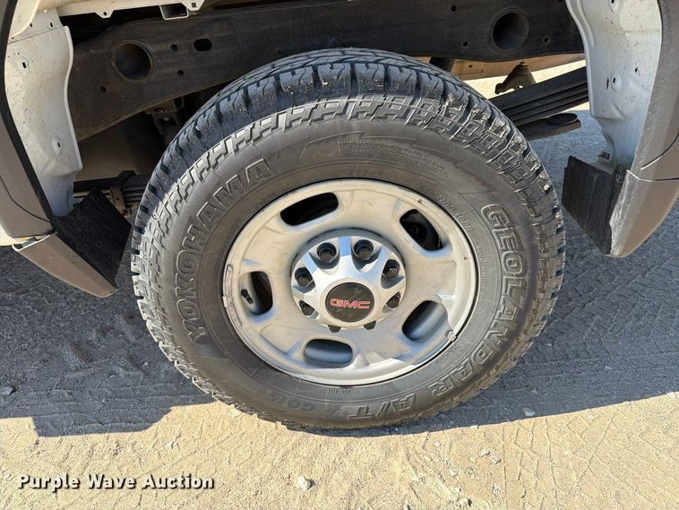 image for item FN3842 2023 GMC Sierra 2500HD 4X4 Crew Cab pickup truck