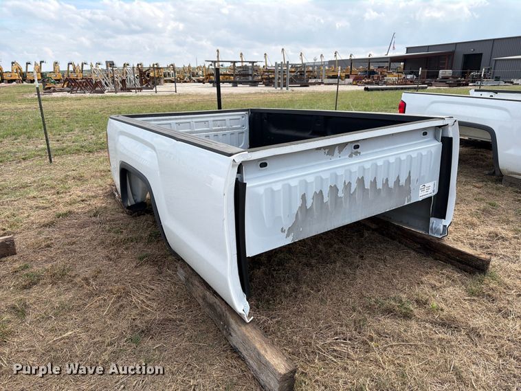 image for item FN3851 GMC Sierra 8'L pickup truck bed